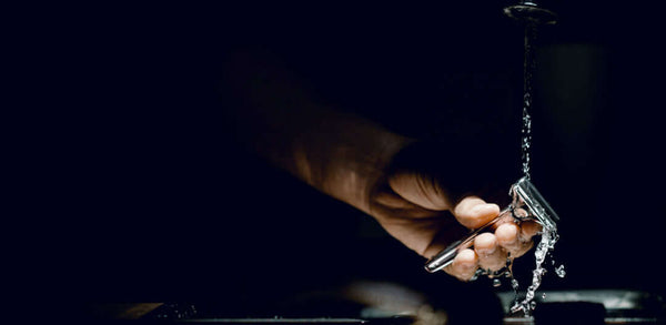 REIN & ARTIG BLOG Männer Hautpflege mit & ohne Bart Nassrasur Gesichtsreiniger & Gesichtscreme Skincare Mann Anti-Aging Bio Vegan natürlich reinartig für Männer Gesichtsreinigung empfindliche Haut Männerhaut Stoppeln