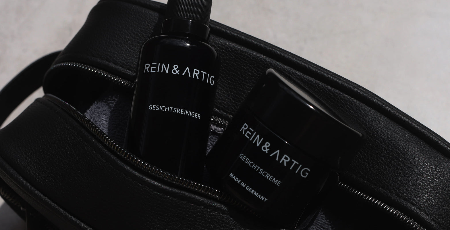 REIN & ARTIG Hautpflege für Männer 2 Produkte im Waschbeutel Necessaire Badezimmer Gesichtscreme Gesichtsreiniger Bio Vegan Natürlich Gesichtspflege Mann Anti-Aging